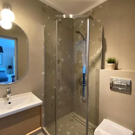 Laff Apartment *